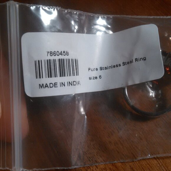 Mozambique Garnet Stainless Steel Floral Ring (Size 6) - Picture 15 of 15